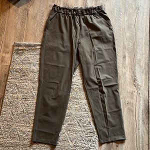 LULULEMON On The Fly Pants